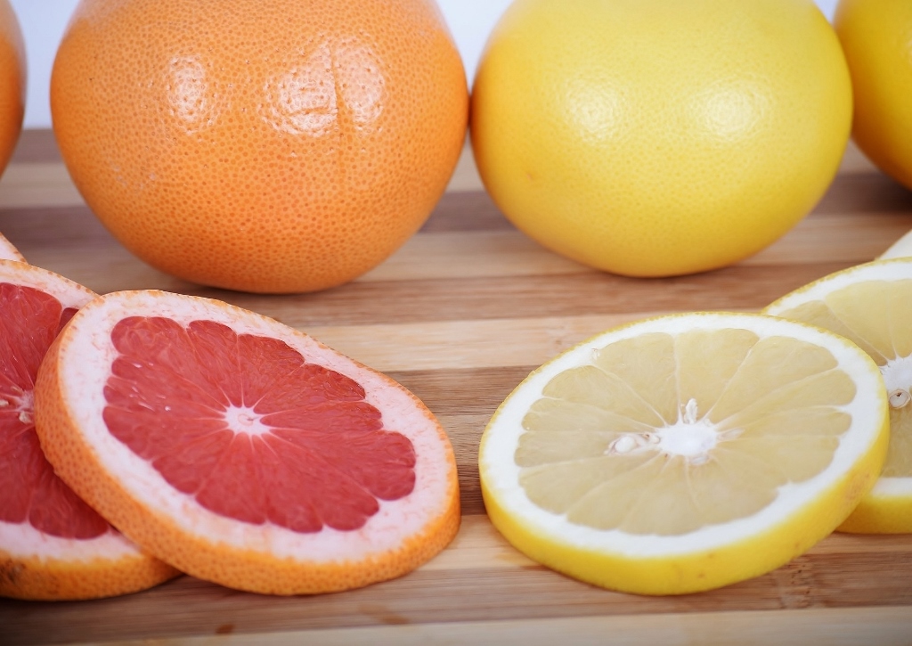 weiße und rote Grapefruit